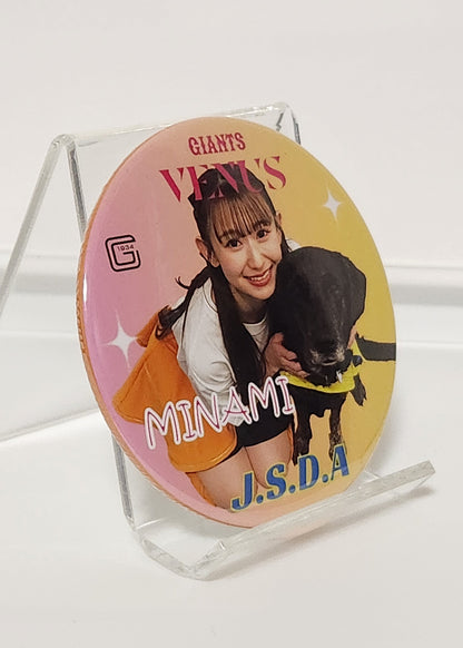 GIANTSVENUS 2025 茂木みなみ 介助犬缶バッジ